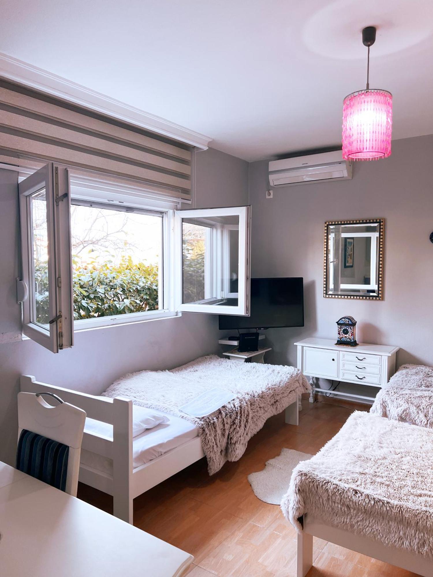 Apartments Aerodrom Подгориця Екстер'єр фото